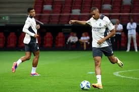 中坚持到底 中坚持到底