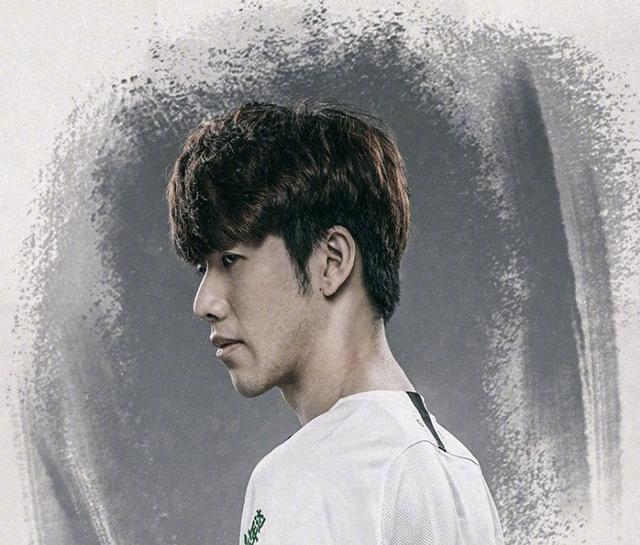 连续两手大 连续两手大